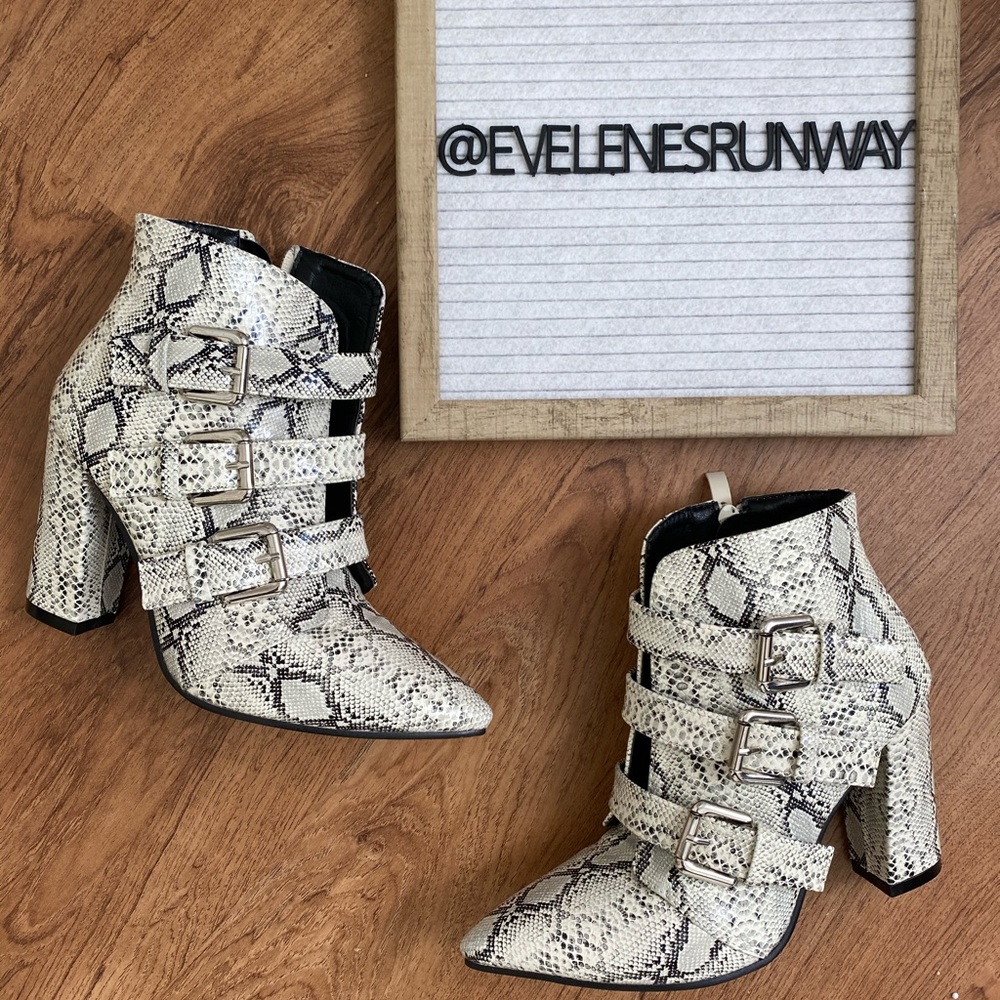 Snakeskin Boots Booties 6